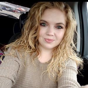 Meet your Posher, Linzie